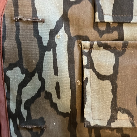Duck Bay Size Large Camouflage Hunting Vest - Picture 7 of 7